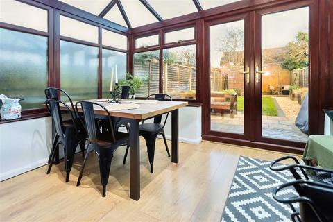 2 Blackthorn Square, Clevedon, BS21 5EF
