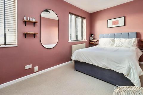 2 Blackthorn Square, Clevedon, BS21 5EF