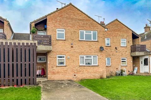 2 bedroom flat for sale, Sonters Down, Chelmsford CM3