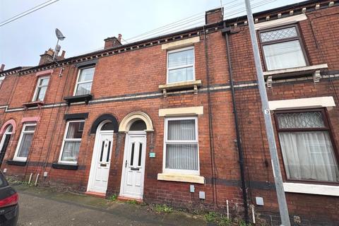 2 bedroom terraced house to rent, Chorley Street, Leek