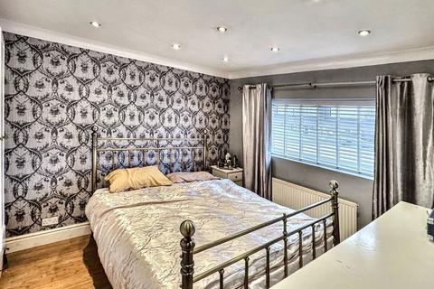 148 Hale Road, Widnes, WA8 8SY