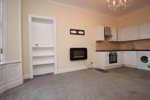 2 bedroom ground floor flat to rent, 2 Meadowbank Street, Flat 0/1, Dumbarton G82 1SD