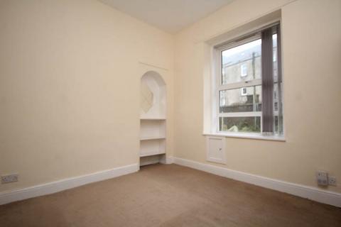 2 bedroom ground floor flat to rent, 2 Meadowbank Street, Flat 0/1, Dumbarton G82 1SD