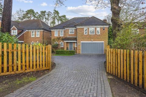 5 bedroom detached house to rent, Rise Road, Sunningdale