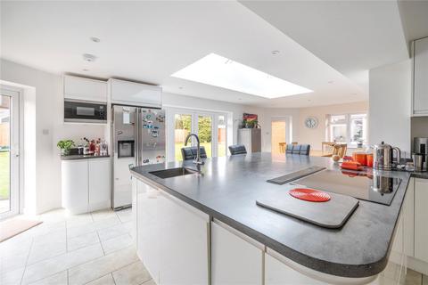 5 bedroom detached house for sale, Basingstoke Road, Reading RG7