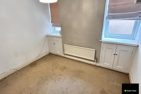 1 bedroom ground floor flat for sale, Park Road, Peterborough, Cambridgeshire. PE1 2TR