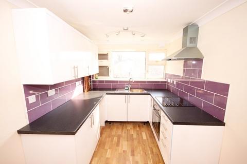 3 bedroom flat to rent, Smeed Close, Murston, Sittingbourne, ME10