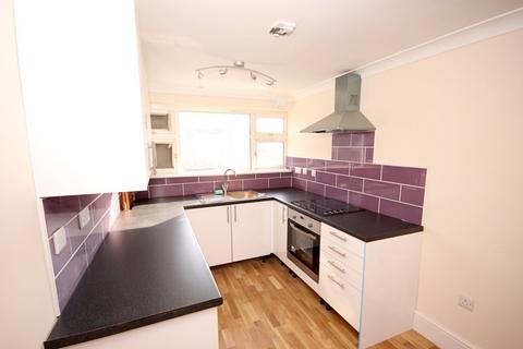 3 bedroom flat to rent, Smeed Close, Murston, Sittingbourne, ME10