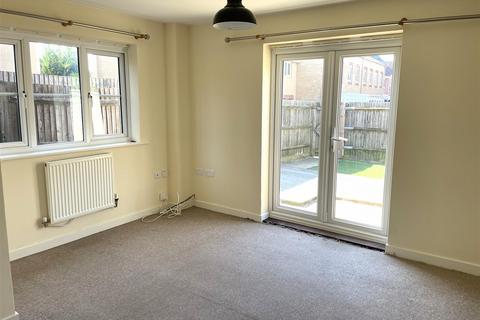 2 bedroom end of terrace house to rent, Stammer Road, Littlehampton BN17