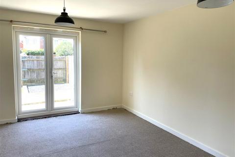 2 bedroom end of terrace house to rent, Stammer Road, Littlehampton BN17