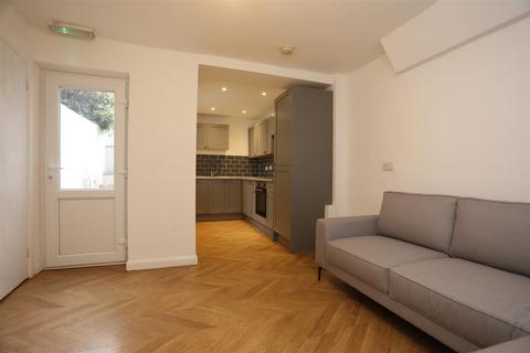 5 bedroom house to rent, Inverness Road, Brighton