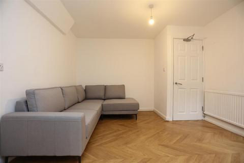 5 bedroom house to rent, Inverness Road, Brighton