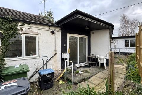3a Bangor Road, Overton, Wrexham, LL13 0HB