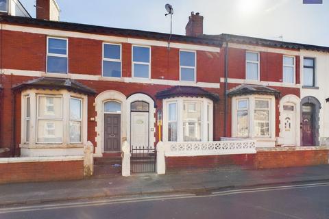 3 bedroom terraced house to rent, Eaves Street, Blackpool, FY1