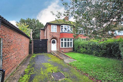 3 bedroom semi-detached house for sale, Avenue Gardens, Cranford TW5