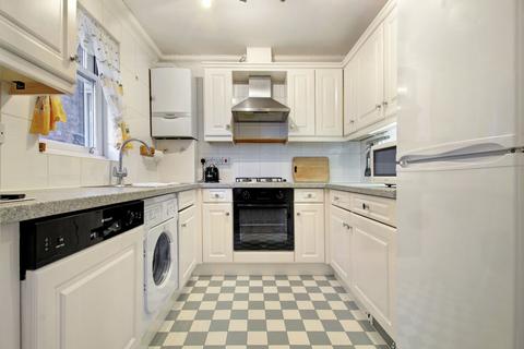 2 bedroom flat for sale, Thoroughgood Road, Clacton-on-Sea, Essex, CO15 6JX