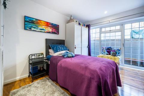 18 Heather Way, Porth, CF39 9TL