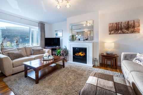 18 Heather Way, Porth, CF39 9TL