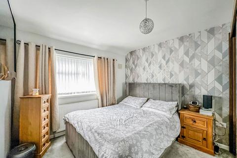 3 bedroom semi-detached house for sale, Ellerby Grove, Hull HU9