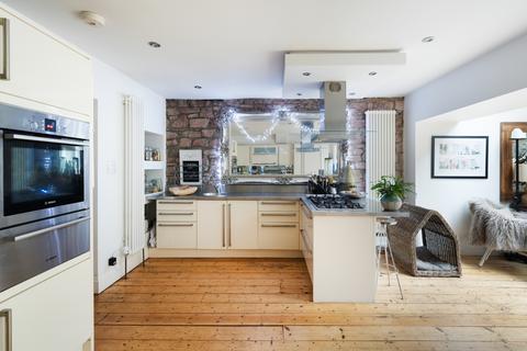 12 Clifton Vale, Bristol, BS8 4PT