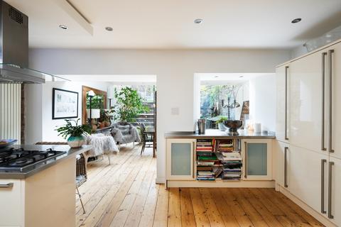 12 Clifton Vale, Bristol, BS8 4PT