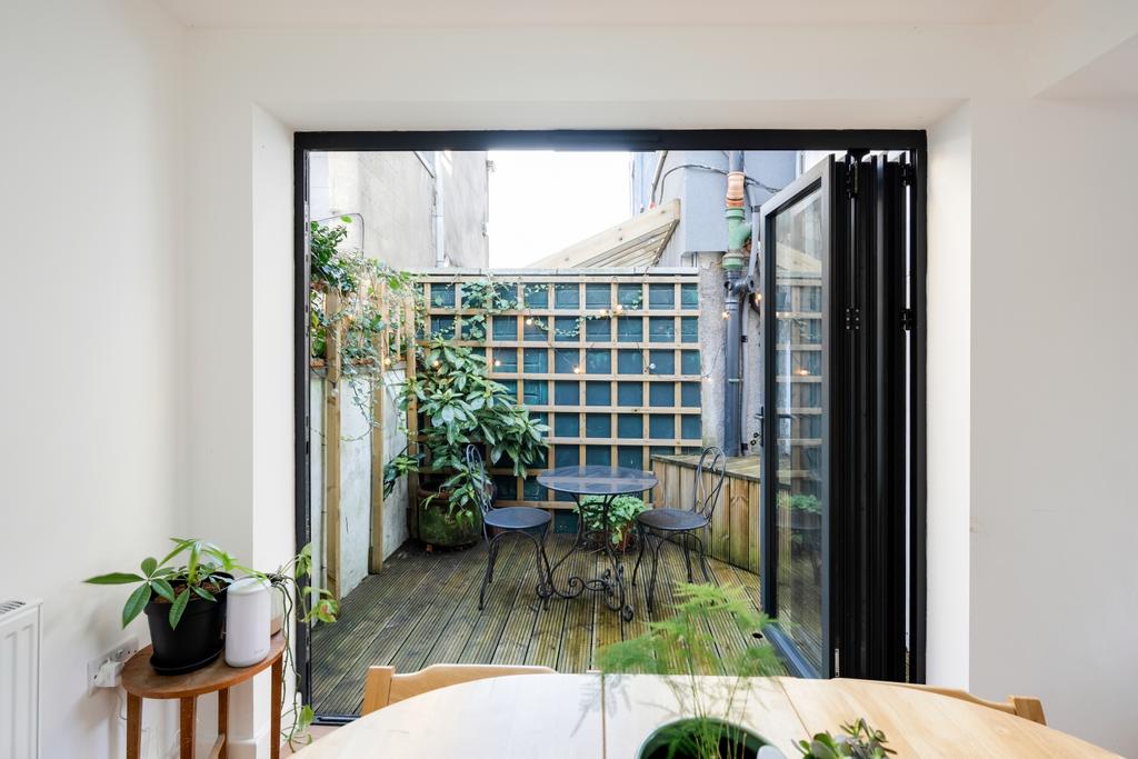 Dining room to second courtyard