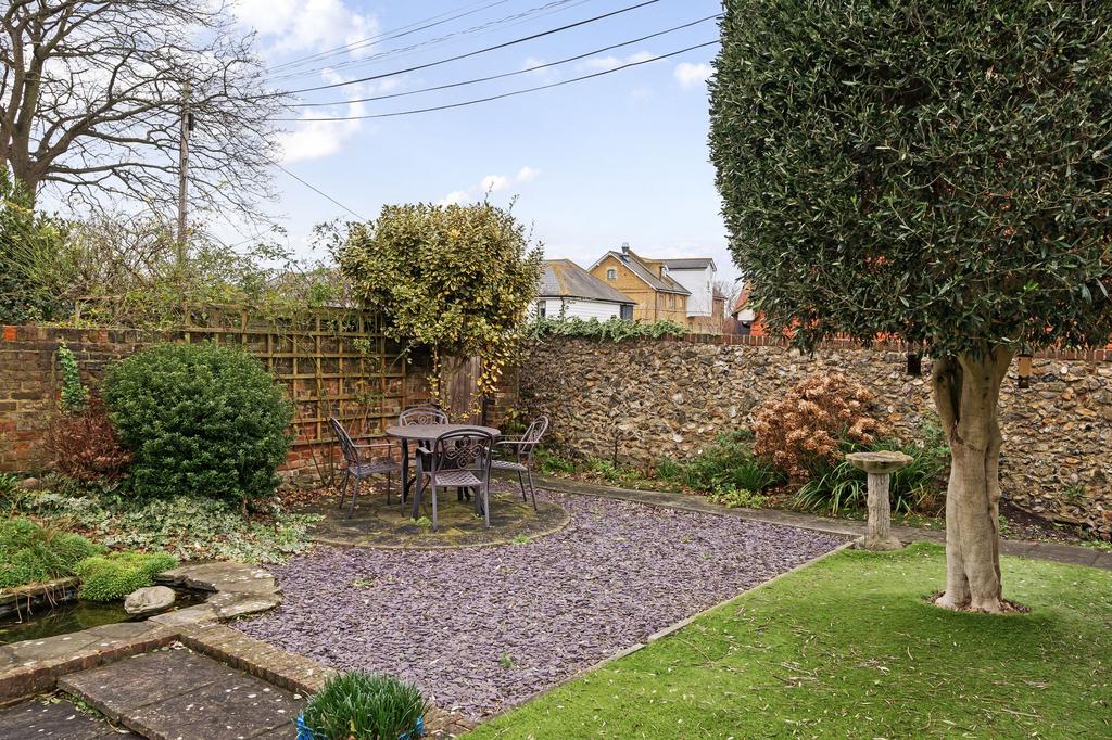 Rear Garden (2)