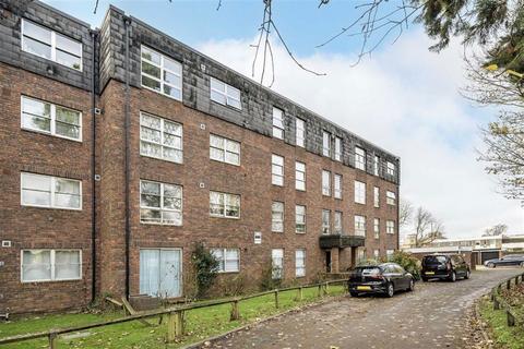 2 bedroom flat to rent, Marlowe Gardens, London SE9