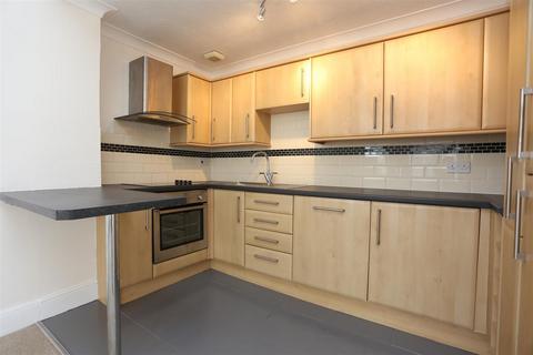 2 bedroom flat to rent, Cambridge Road, Hove