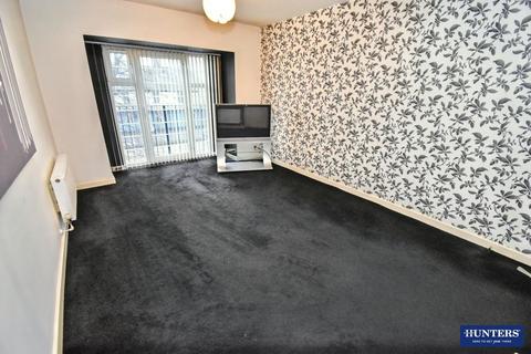 2 bedroom flat for sale, Montvale Gardens, Leicester, LE4 0BL