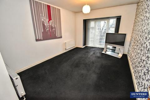 2 bedroom flat for sale, Montvale Gardens, Leicester, LE4 0BL