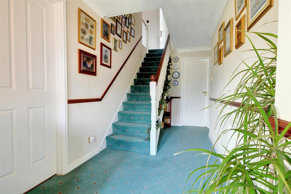 Entrance Hall 2.jpeg