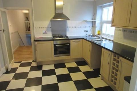 2 bedroom flat for sale, Wilson Road, Southend On Sea