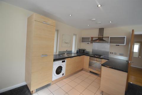 2 bedroom flat to rent, Caminada House, Hulme M15