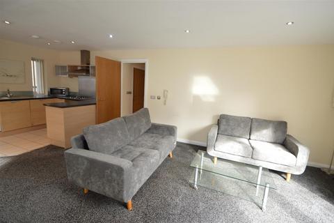 2 bedroom flat to rent, Caminada House, Hulme M15