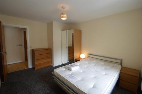 2 bedroom flat to rent, Caminada House, Hulme M15