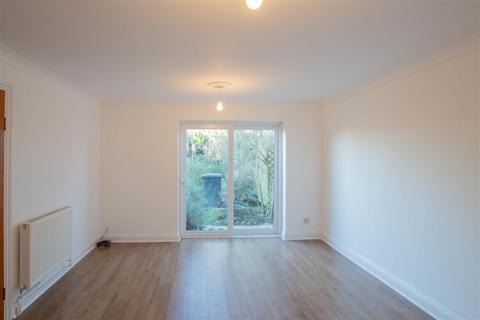 3 bedroom end of terrace house to rent, Cambridge Close, Haverhill CB9