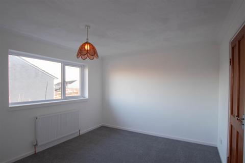 3 bedroom end of terrace house to rent, Cambridge Close, Haverhill CB9