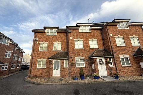 4 bedroom end of terrace house to rent, Meadowgate Close, Mill Hill, NW7