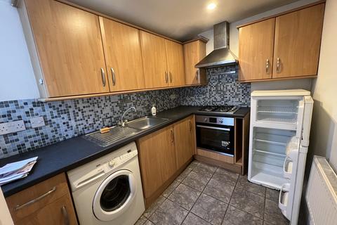 2 bedroom semi-detached house to rent, Cavendish Road, Bristol BS9