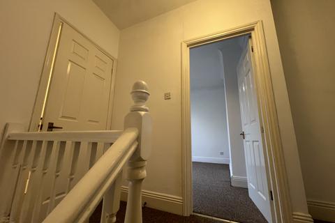 2 bedroom semi-detached house to rent, Cavendish Road, Bristol BS9