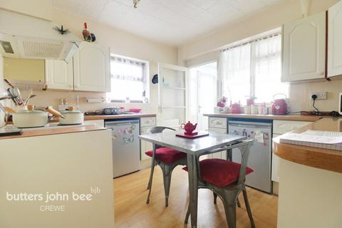 2 bedroom semi-detached bungalow for sale, Kempton Avenue, Crewe