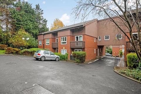 undefined, Cedar Close, London, SE21