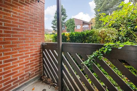 undefined, Cedar Close, London, SE21