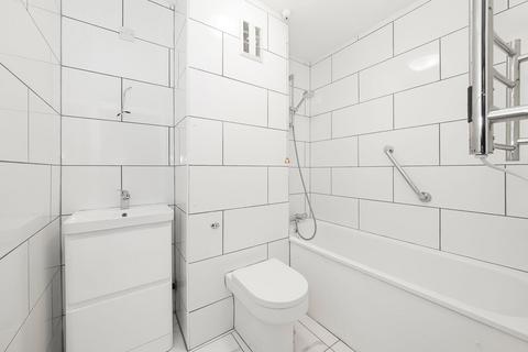 undefined, Cedar Close, London, SE21