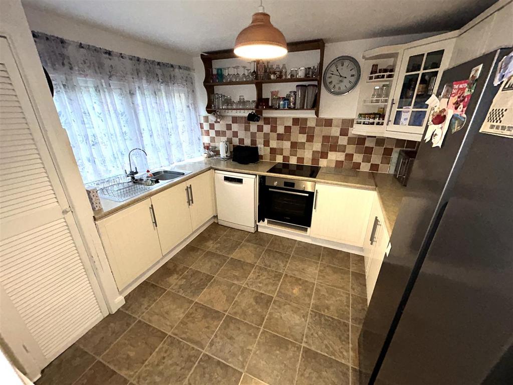 Fitted kitchen
