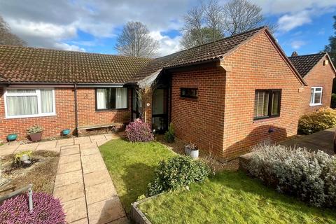 7 Bouverie Close, Salisbury, SP2 8DY