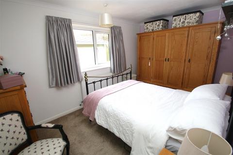 7 Bouverie Close, Salisbury, SP2 8DY