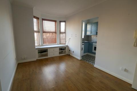 1 bedroom ground floor flat for sale, Clare Court, EXTENDED LEASE!