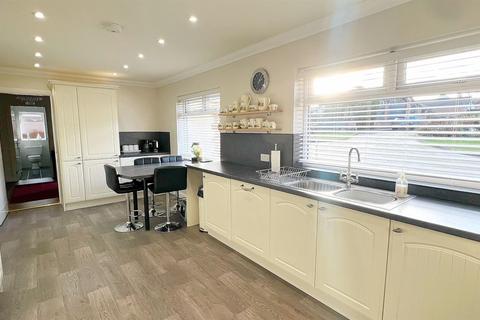 21 Farncote Drive, Sutton Coldfield, B74 4QS